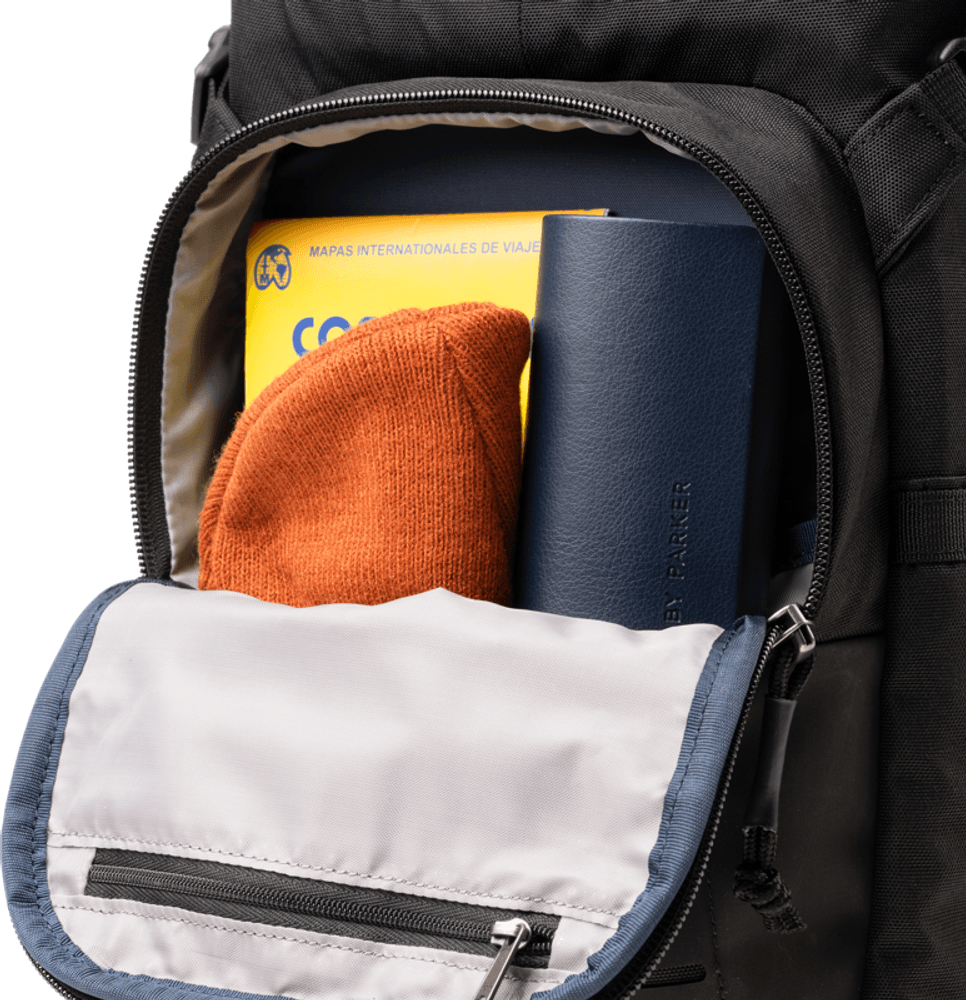 Think Tank DarkLight Backpack 14L, Black